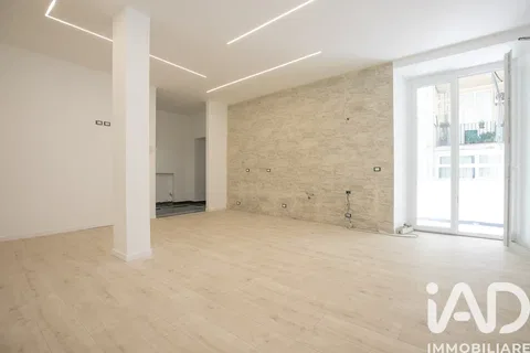 Appartamento in vendita 7 locali 140 m² Genova