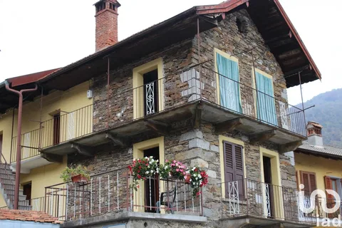 Casa/Villa 9 locali in vendita 193 m² Cossogno