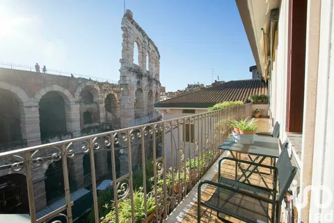 Appartamento in vendita 13 locali 336 m² Verona