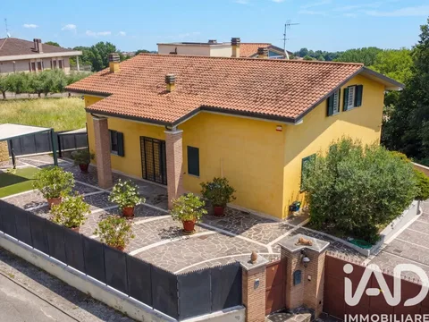 Casa/Villa 12 locali in vendita 355 m² Perugia