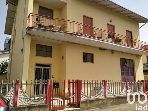 Edificio in vendita 7 locali 293 m² Montesilvano