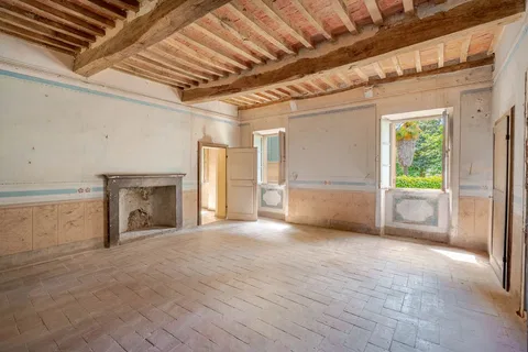 Storico, su due livelli e giardino, Sinalunga - Toscana