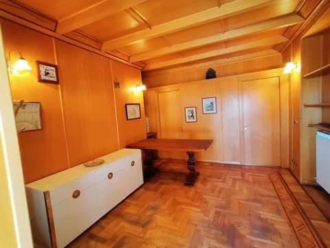 Locale commerciale / negozio in vendita, € 138.000, Bordighera, Via Vittorio Emanuele Ii (Semicentrale), 65 m²