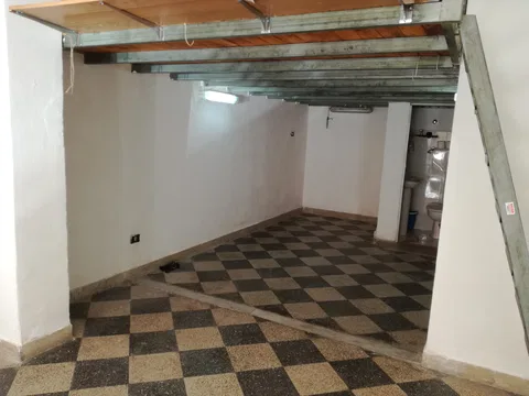 Magazzino zona Catasto
