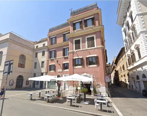 Attività commerciale in affitto, € 35.000, Roma (Ripetta - V. Emanuele - Palatino), 505 m²
