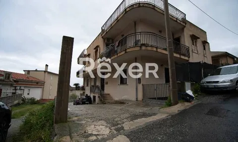 Appartamento con ampio con terrazzo e cantina in zona centrale di Roccella Ionica