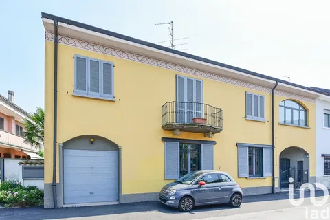 Trilocale in vendita 103 m² Verano Brianza