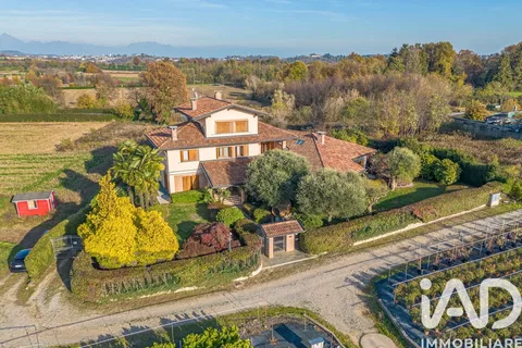 Casa/Villa 8 locali in vendita 880 m² Vertemate con Minoprio