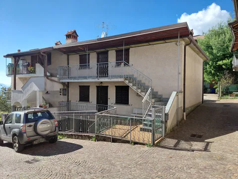 Palazzo / Terratetto in vendita, € 98.000, Pian Camuno, Via Vissone Inferiore, 195 m²